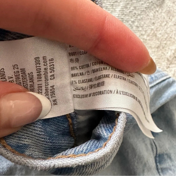 Abercrombie High Rise Mom Short Curve Love - Picture 10 of 10